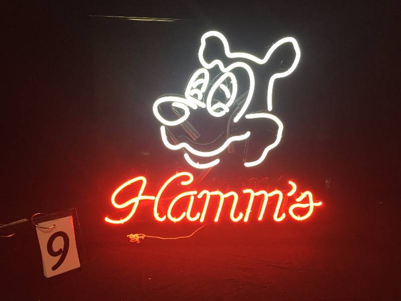 lot 9 image: Hamms Beer neon bear