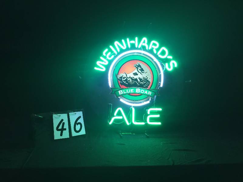 lot 46 image: Weinhards Ale neon