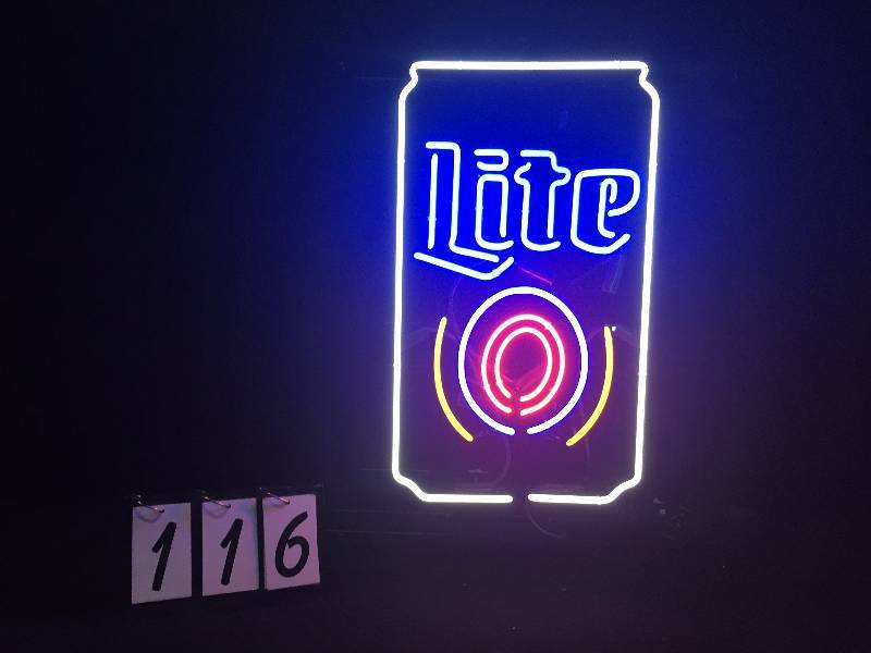 lot 116 image: Ginormous Miller Lite neon beer can