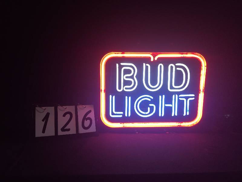 lot 126 image: Bud Light double stroke neon with border