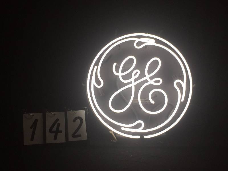 lot 142 image: GE General Electric neon