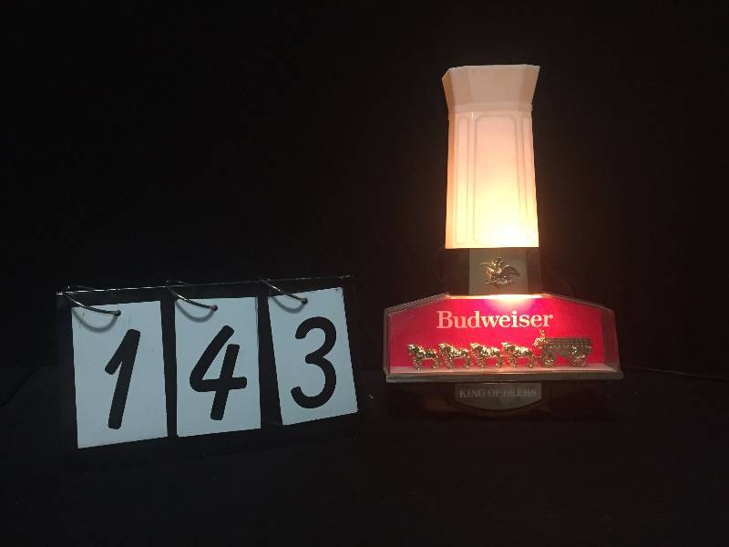 lot 143 image: Budweiser light up wall hanger