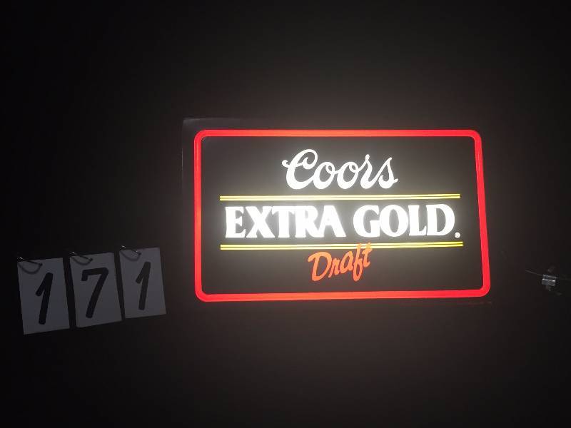 lot 171 image: Coors Extra Gold Draft vintage fluorescent sign