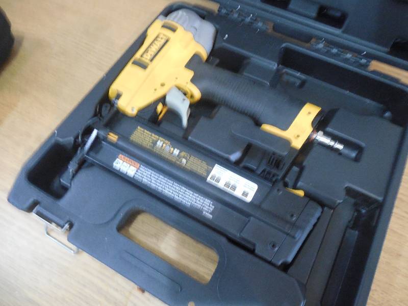 lot 6 image: DEWALT 18-Gauge Pneumatic 2 in. Brad Nailer Kit