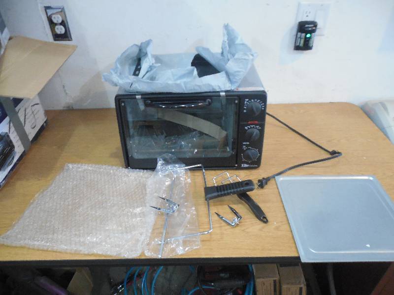 lot 7 image: Elite Multifunction Toaster Oven