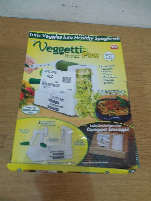 lot 77 image: Veggetti Pro Tabletop Spiral Vegetable Cutter