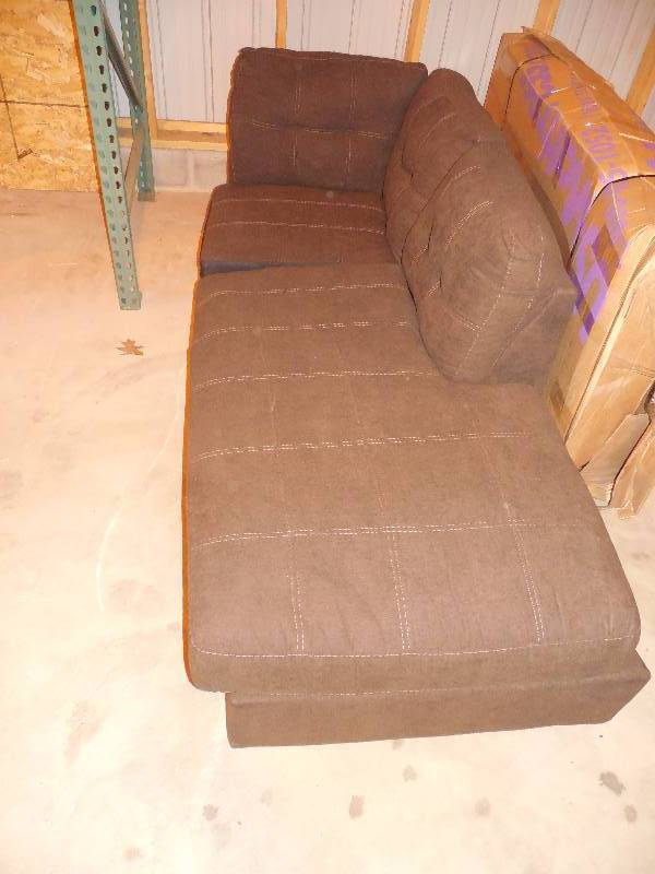 lot 87 image: PART OF SECTIONAL SOFA