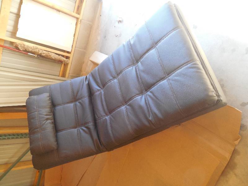 lot 93 image: Serta Valencia Click-Clack Bonded Leather Chaise