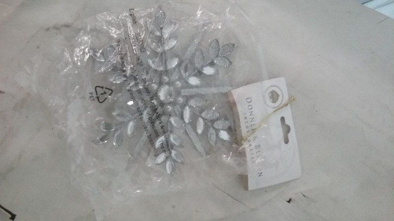 lot 19 image: 8 Piece, Christmas Ornaments