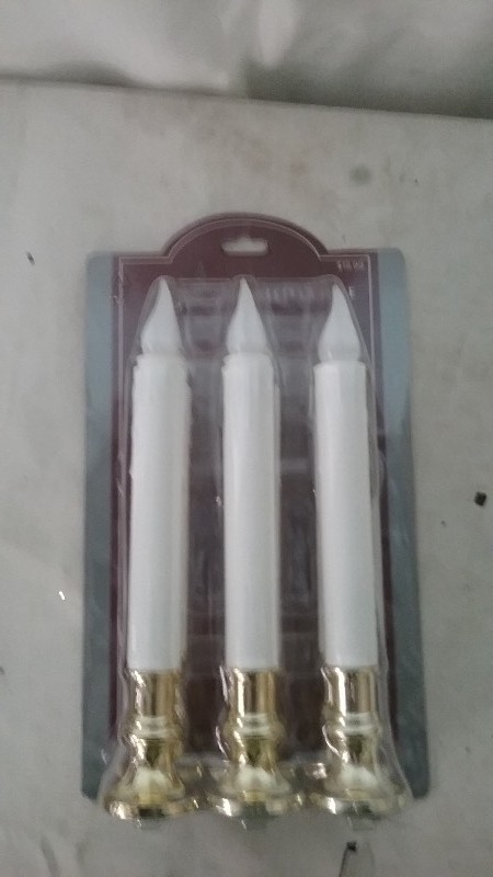 lot 20 image: 6x LED Candles, 2x LED Sparkling Candles