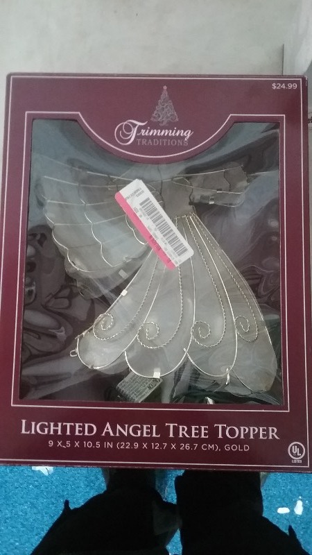lot 23 image: 24 Angel Tree Topper