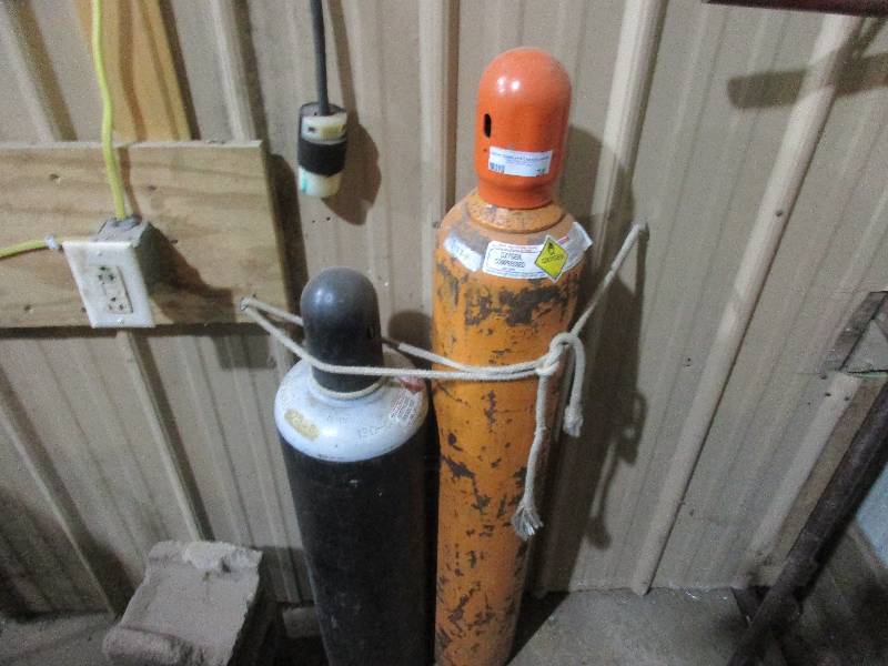 2 Torch tanks