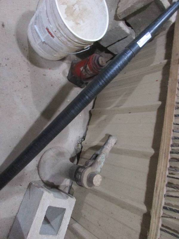 Log roller and 2 jacks