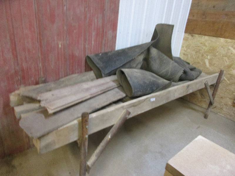 Material stand and 3 rubber mats