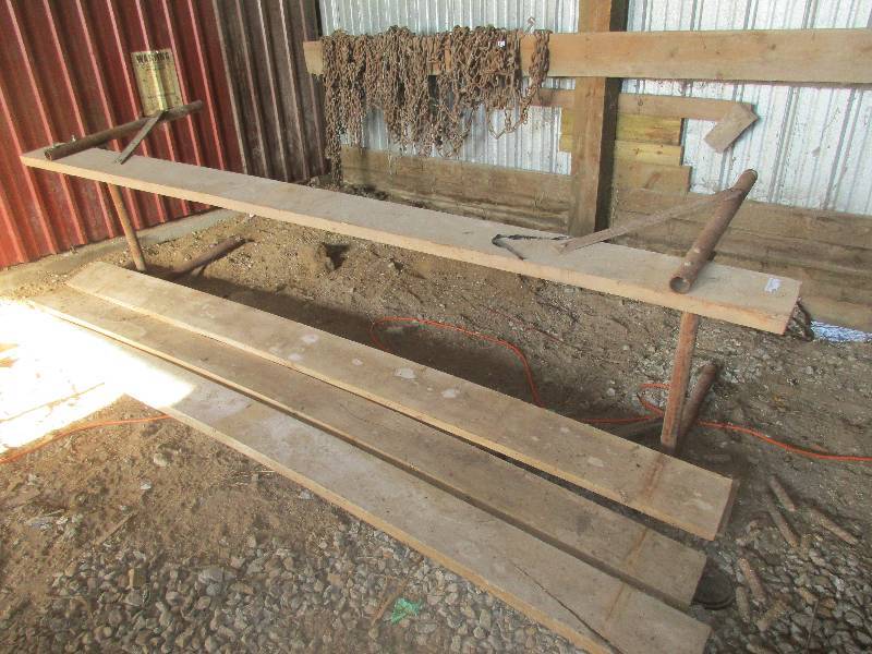 2 Material Stands