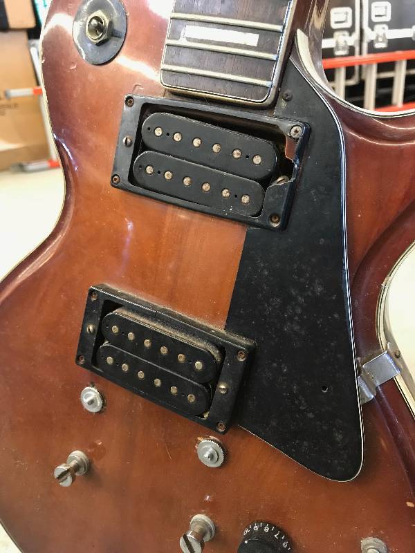 lot 311 image: GLOBAL SOLID BODY ELECTRIC GUITAR