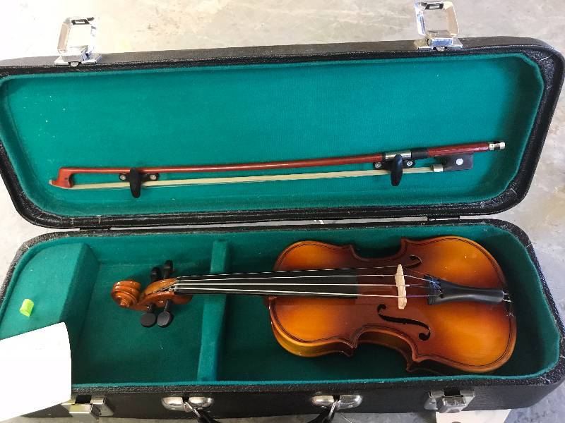 lot 318 image: 116TH VIOLIN