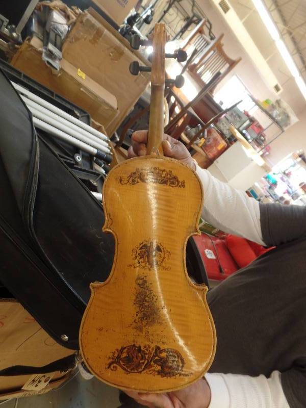 lot 314 image: FULL SIZE ILLUSTRATED VIOLIN WITH BOBELOCK CASEHYGROMETER