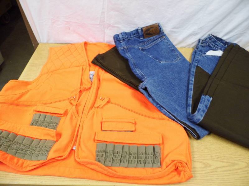lot 8 image: Hunting Clothes
