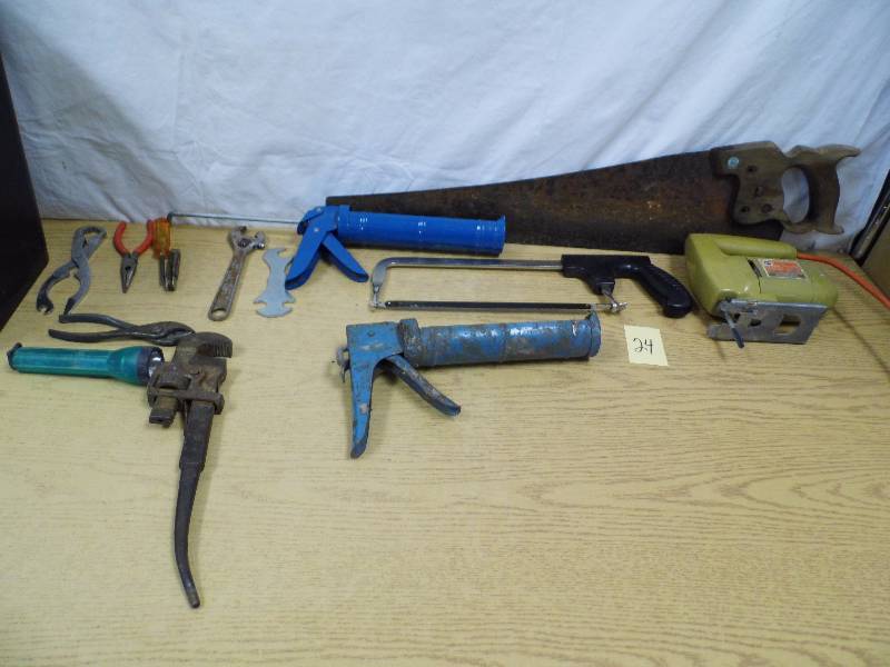 lot 24 image: Tools