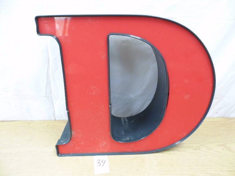 lot 34 image: Neon Letter D