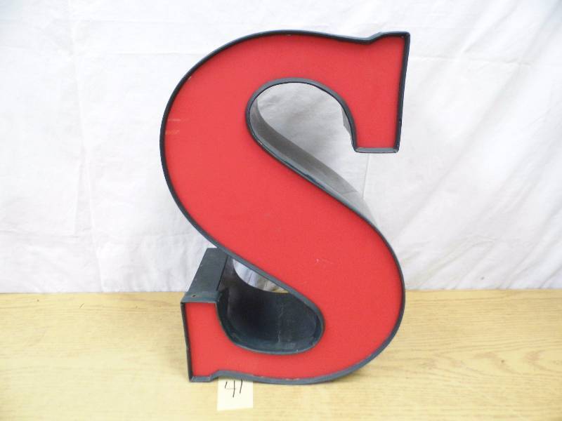 lot 41 image: Neon Letter S