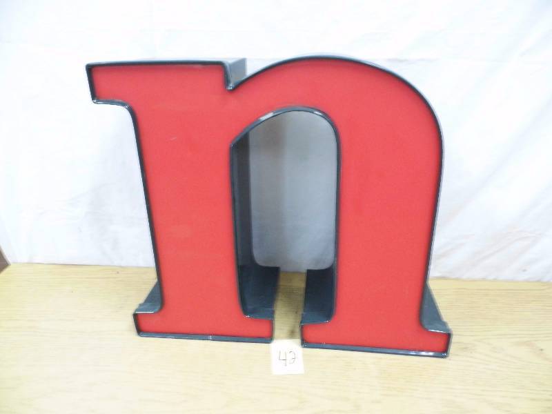 lot 42 image: Neon Letter N