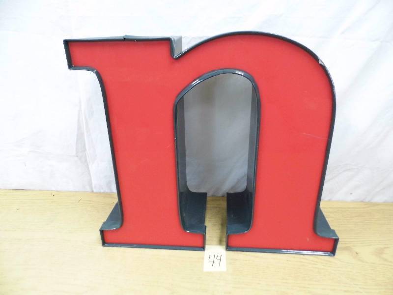 lot 44 image: Neon Letter N
