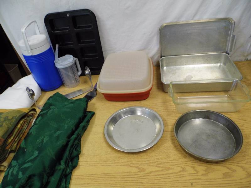 lot 52 image: Kitchen Misc