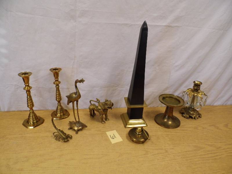 lot 61 image: Brass Items