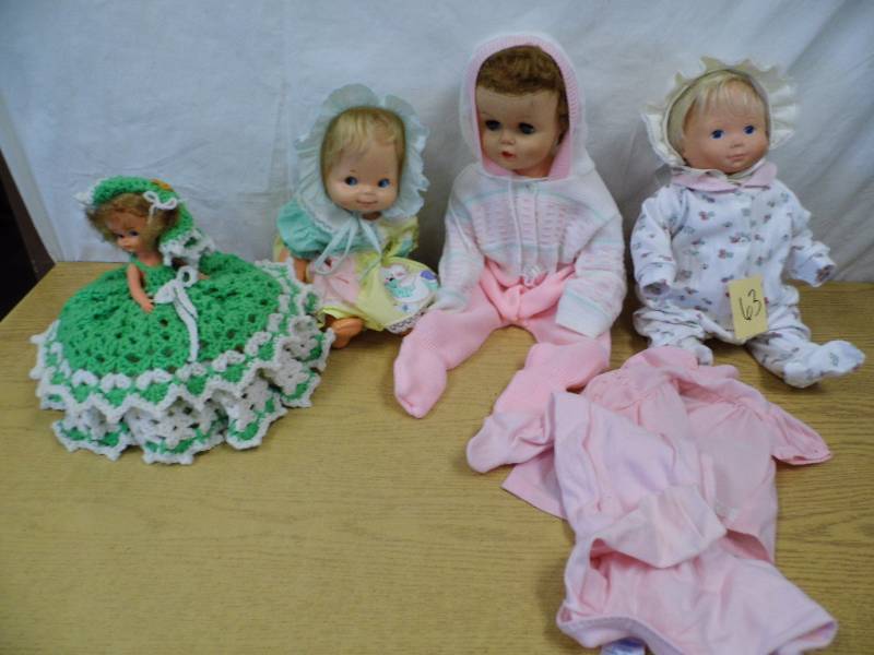 lot 63 image: Vintage Dolls