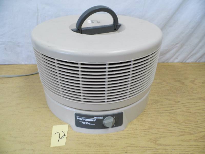 lot 72 image: Honeywell Hepa Filter