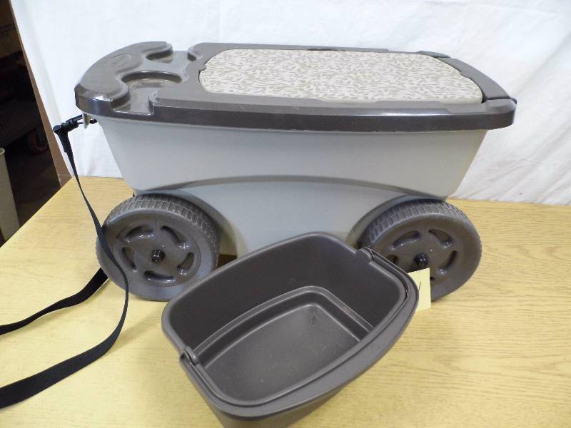 lot 81 image: Suncaster Rolling Garden Cart