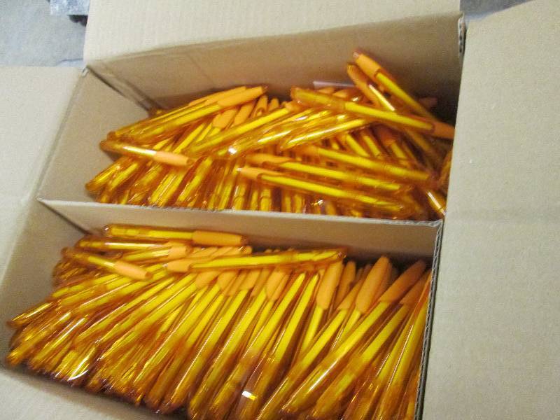 Box of 500 Orange Pens with Blue In...