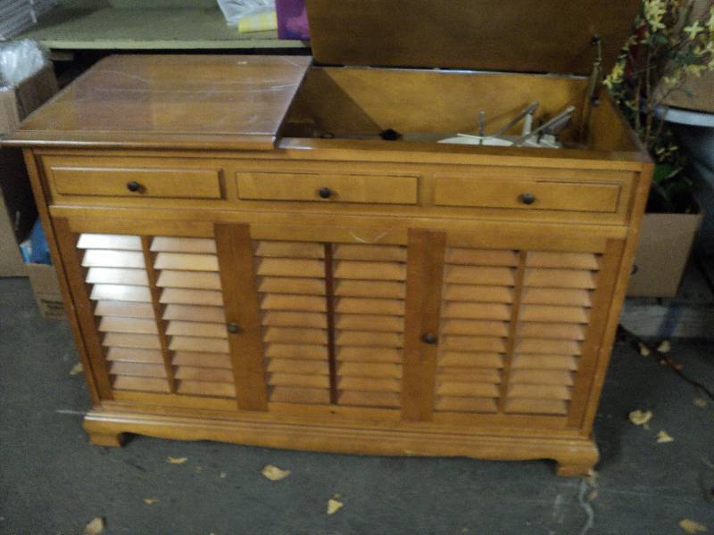 AMC record player sterio cabinet...