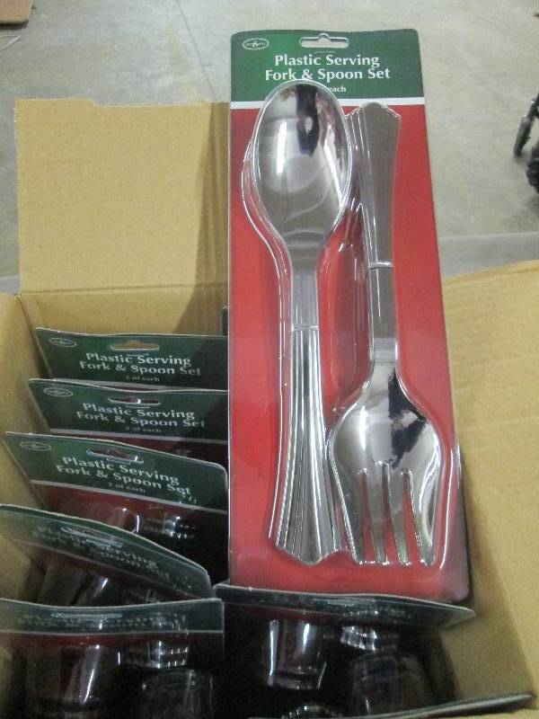 Lot of 12 Fork & Spoon Plastic Serv...