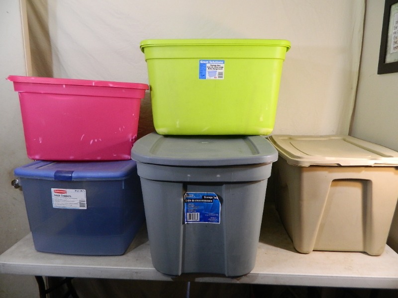 5 Assorted Totes with Lids