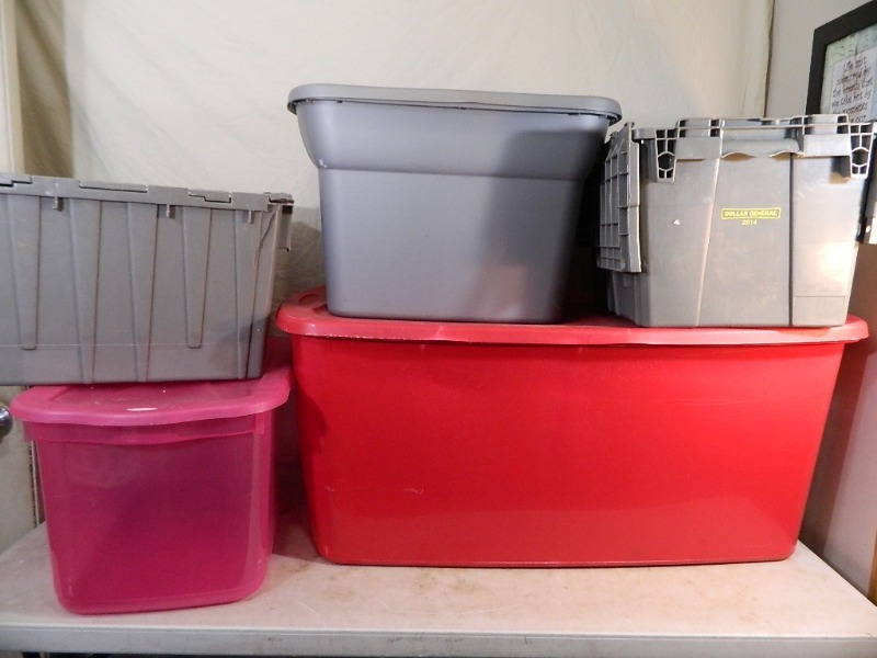 5 Assorted Totes with Lids