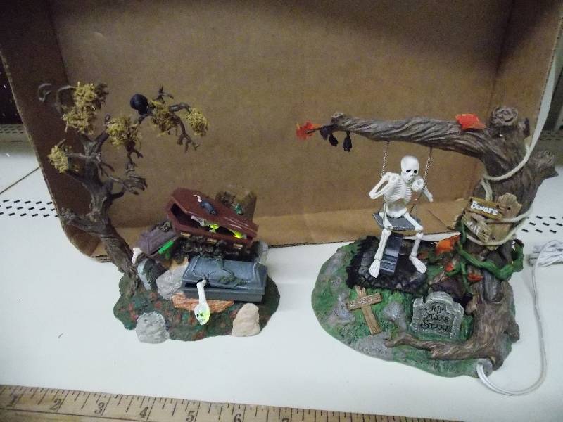 Dept 56 Christmas VillageHouse