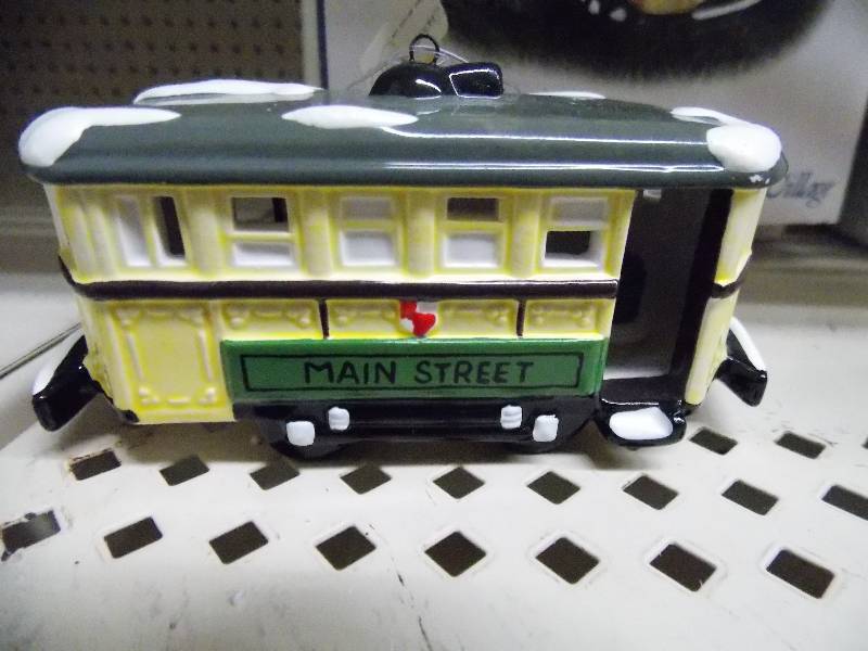 Dept 56 Christmas VillageHouse