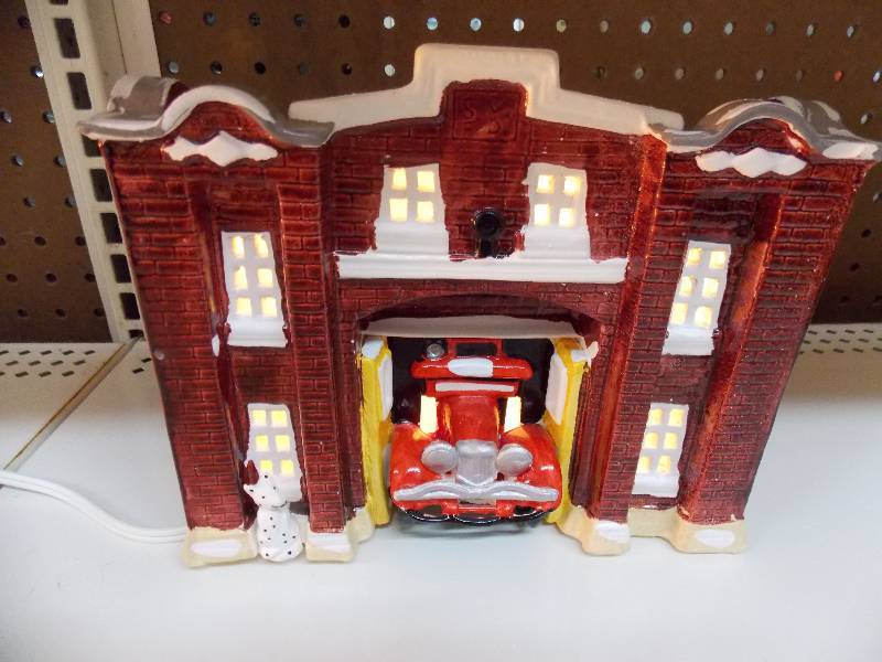 Dept 56 Christmas VillageHouse