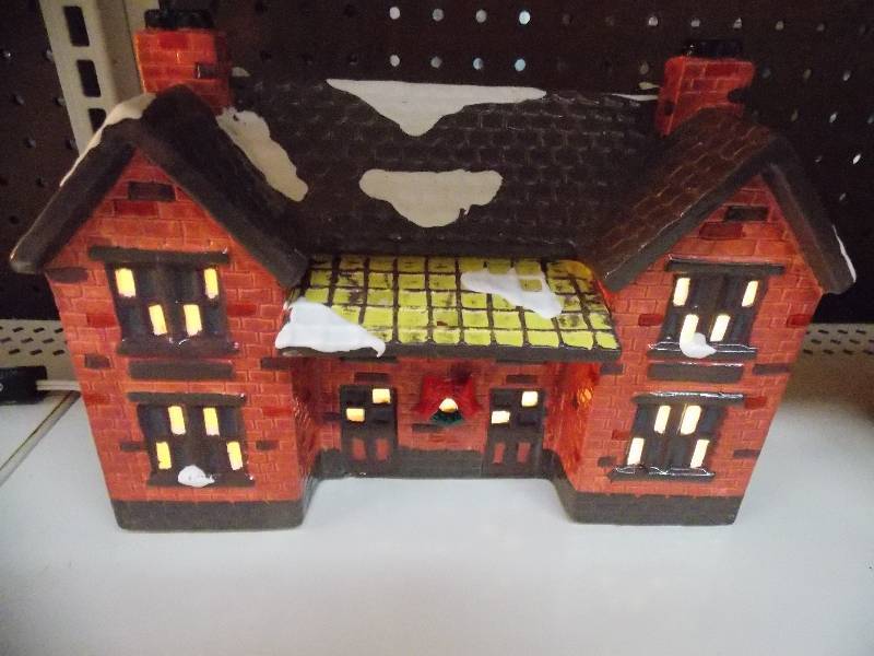 Dept 56 Christmas VillageHouse
