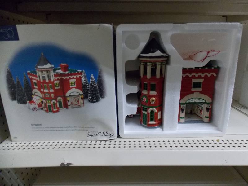 Dept 56 Christmas VillageHouse