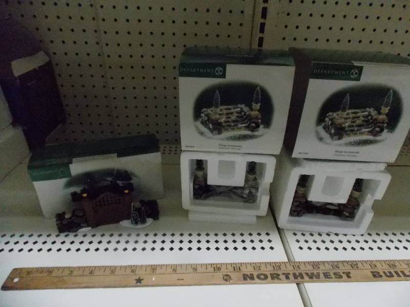 Dept 56 Christmas VillageHouse