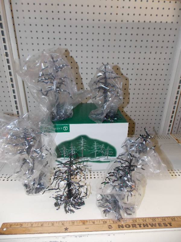 Dept 56 Christmas VillageHouse