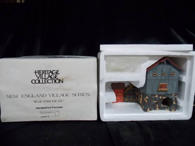 Dept 56 Christmas VillageHouse