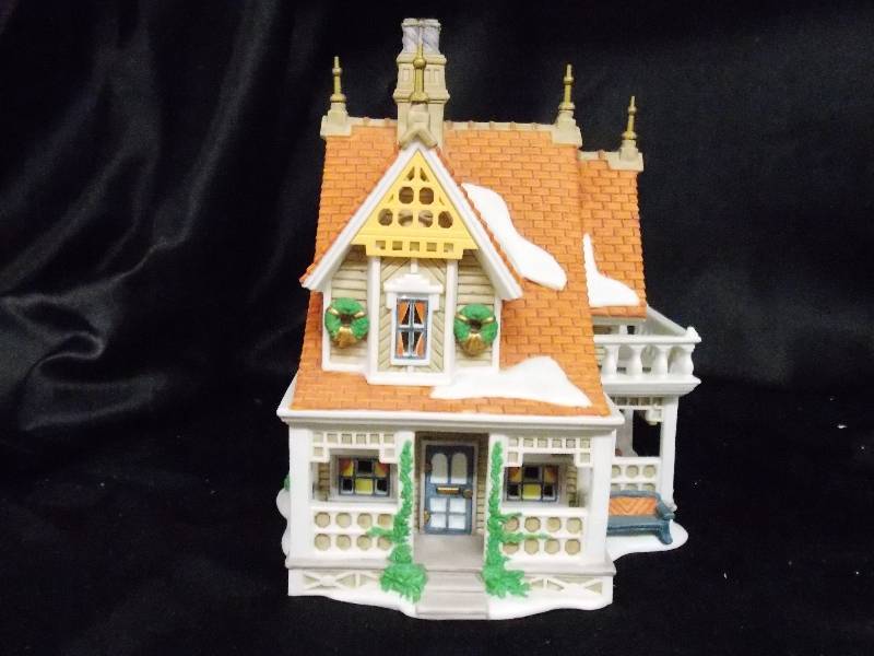 Dept 56 Christmas VillageHouse