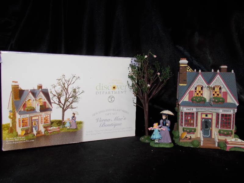 Dept 56 Christmas VillageHouse