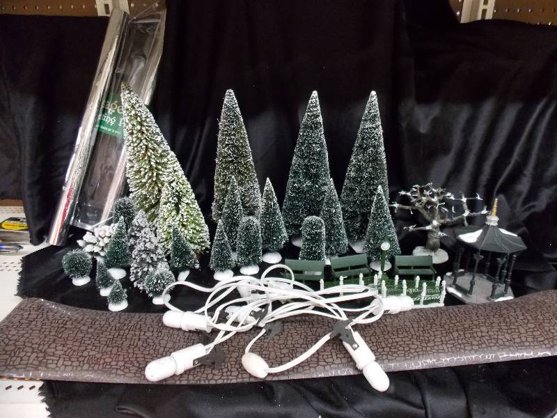 Dept 56 Christmas VillageHouse