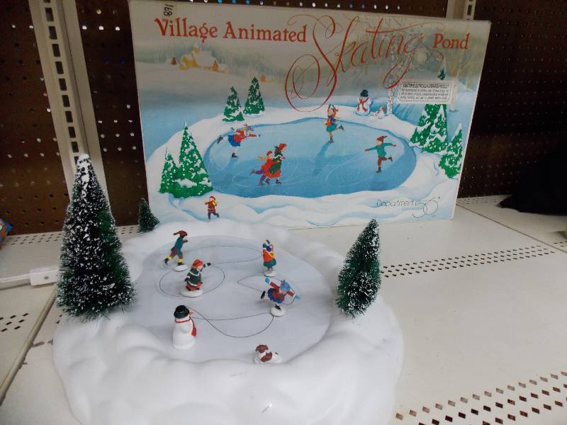 Dept 56 Christmas Village Accesories
